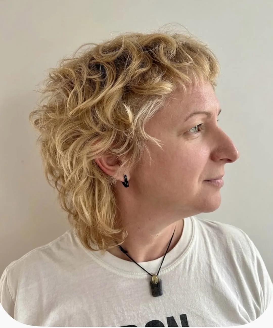 Medium shag haircut: edgy shag mullet